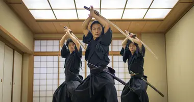 Athlètes participant à une expérience de Samourai kendo, un art martial japonais