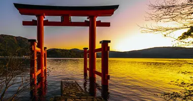 The view of Hakone jinja Torii in the lake at Hakone, a must-see close to Mount Fuji in Japan