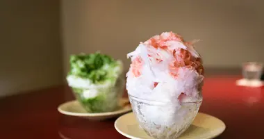 Kakigori à la fraise et au matcha 