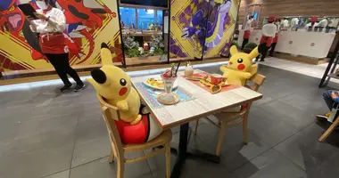 Pokémon Café à Tokyo / Pikachu à table