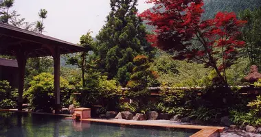 Baño al aire libre Onsen Kurama.