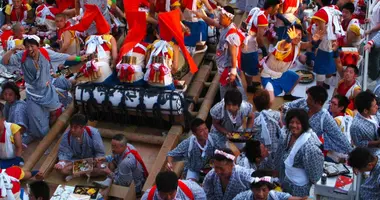 El desfile del festival Tenjin Matsuri.