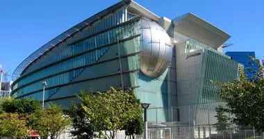 La cupola Gaia presso il Museo della delle scienze e dell'innovazione Miraikan (Tokyo)