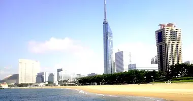 Vue de la tour de Fukuoka, au bord de mer