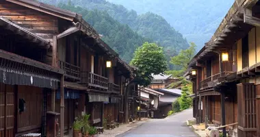 La calle principal  Tsumago (Alpes Japoneses), sin coches ni cables eléctricos a la vista. 