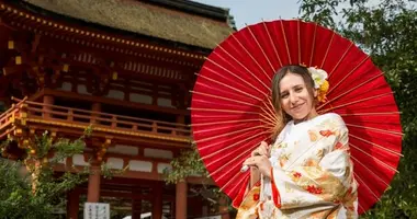 Sesión de fotos frente al santuario Shimogamo-Jinja, patrimonio mundial de la Unesco.