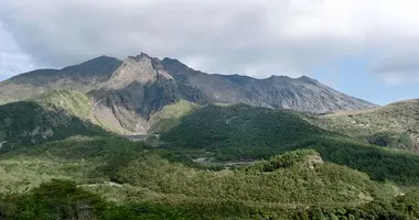 Le volcan Sakura-jima, toujours actif