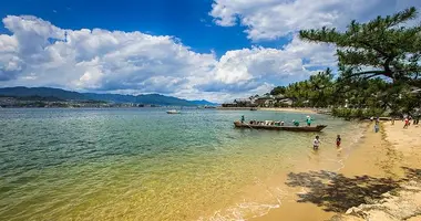 Dans la baie d'Hiroshima, près d'Itsukushima