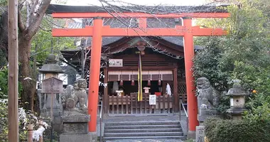 Kango-jinja_haiden