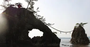 Les rochers vus de la plage