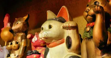 Japan Visitor - maneki-neko-museum-2.jpg