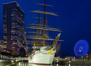 El puerto de Yokohama por la noche