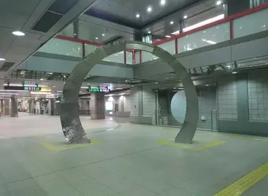 Tochōmae Station, Ōedo Line