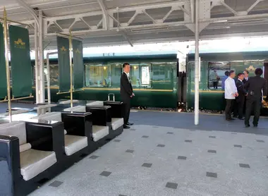 Temporary luxury waiting area for the Twilight Express Mizukaze at Shimonoseki Station Temporary luxury waiting area for the Twilight Express Mizukaze at Shimonoseki Station