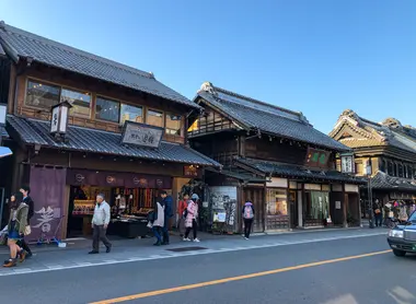 La ville de Kawagoe est bordée de bâtiments datant des époques Edo et Meiji. 