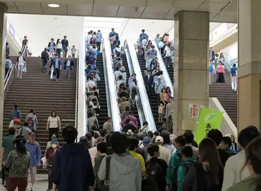 Kawasaki Station concourse Kawasaki Station concourse