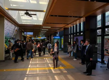 Yotsuya Station concourse, on the Yotsuya/Kojimachi exits side