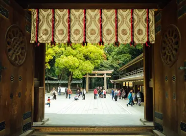 Intérieur du sanctuaire de Meiji Jingu