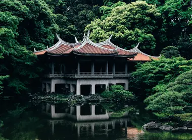 Sanctuaire du jardin japonais de Shinjuku Gyoen