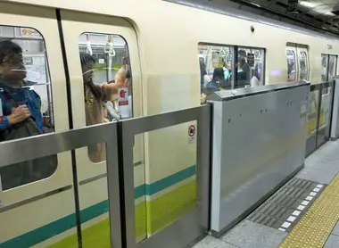 Nagahoribashi Station Sign, Nagahori Tsurumi-ryokuchi Line