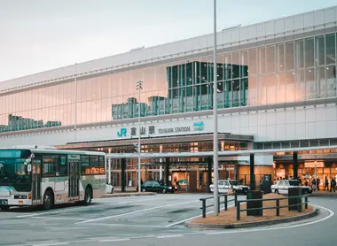 JR Toyama Station 