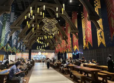 Food Mall aux allures de Grande Salle Food Mall aux allures de Grande Salle