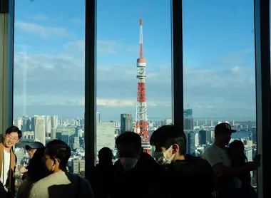 View of Tokyo Tower from the 33rd floor sky lounge
