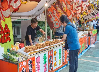 Food stalls in Asakusa Food stalls in Asakusa