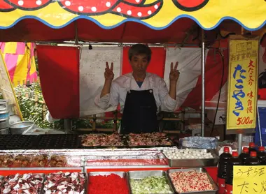 Takoyaki stall in Asakusa Takoyaki stall in Asakusa