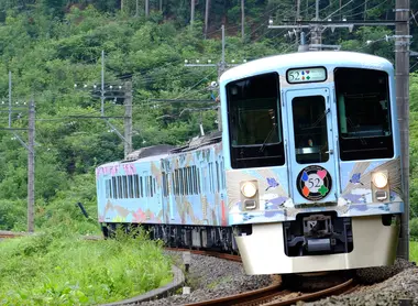 52 Seats of Happiness Train