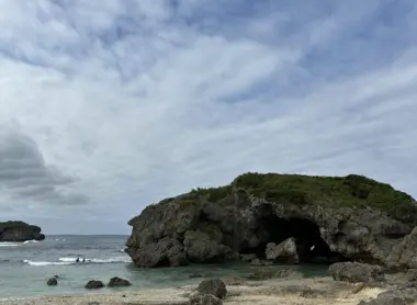 mermaids grotto okinawa beach