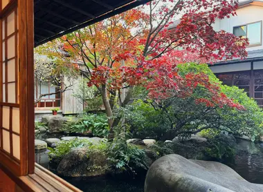 Garden with momiji at Asakura Museum of Sculpture