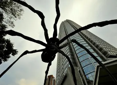 La tour Mori, située au cœur de Roppongi, abrite le Mori Art Museum La tour Mori, située au cœur de Roppongi, abrite le Mori Art Museum