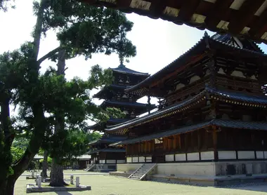 Le temple Hôryûji Le temple Hôryûji