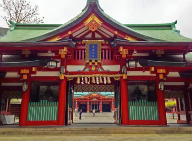 The sanctuaireHie-Jinja is dedicated to Oyamakui-no-kami, the guardian of the mountain and protector of the city of Tokyo.