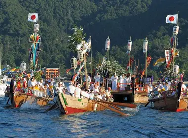 Paseos en barco sobre los ríos y lagos de las propiedades aristocráticas.