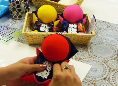 Manufacturing Sarubobo Takayama