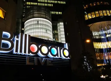 Entrada a la sala de conciertos Billboard Live. Entrada a la sala de conciertos Billboard Live.