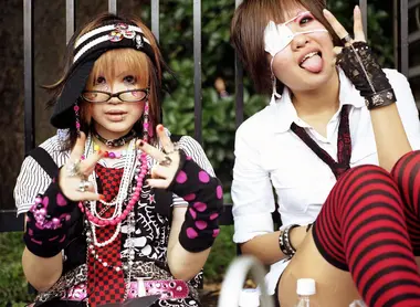 Le quartier branché d'Harajuku est le berceau des modes vestimentaires les plus improbables. Le quartier branché d'Harajuku est le berceau des modes vestimentaires les plus improbables.