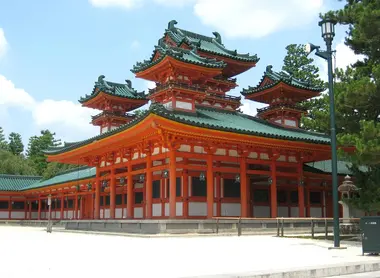 The Heian-jingu in Kyoto was erected in honor of the Heian period (794-1185), and its founder, the fiftieth Japan's Emperor Kammu (737-806).