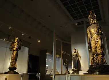 Estatuas en el Museo Nacional de Nara.
