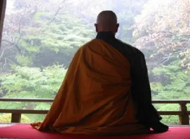 Le zazen, méditation assise caractérise la voie du Sôtô sur le chemin du zen.