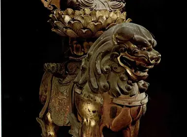 Généralement représentés assis, les bouddha sont vêtus de toges rudimentaires et tête nue, leur expression calme et sereine inspire la confiance.