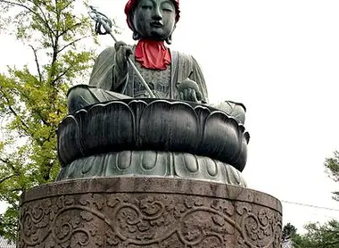 Un Bouddha du temple Zenkô-ji à Nagano.