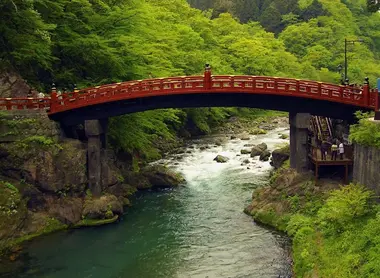 El puente sagrado Shinkyō de Nikkō El puente sagrado Shinkyō de Nikkō