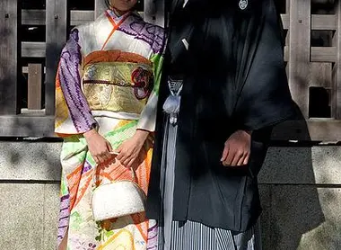 Held the ceremony of the majority