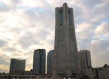 LVista de la Landmark Tower.andmark Tower