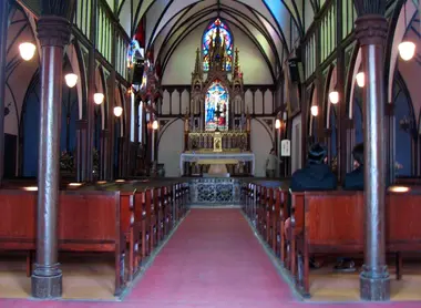 L'intérieur de l'église Oura (Nagasaki), dont les vitraux ont été importés de France. L'intérieur de l'église Oura (Nagasaki), dont les vitraux ont été importés de France.
