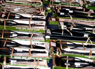 Il existe de nombreux outils pour s'occuper d'un bonsai. On en trouve dans les quartiers de Ginza et à Ueno.