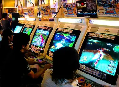 A Tokyo, les bornes d'arcades de Taito (Akihabara) regroupent les hardocre gamer les plus doués. 
